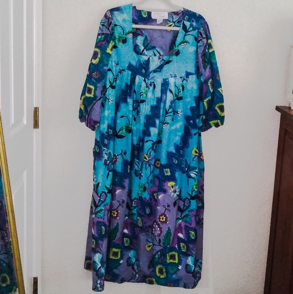 PLUS SIZE Women's Dress.